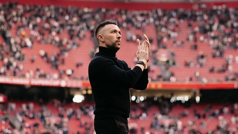 Ajax'ta Şok Ayrılık! Farioli Neden İstifa Etti?