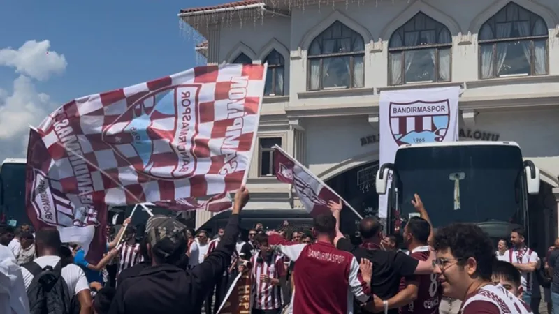 Bandırmaspor Taraftarı Sakarya'ya Akın Etti! Şampiyonluk Yolda Mı?