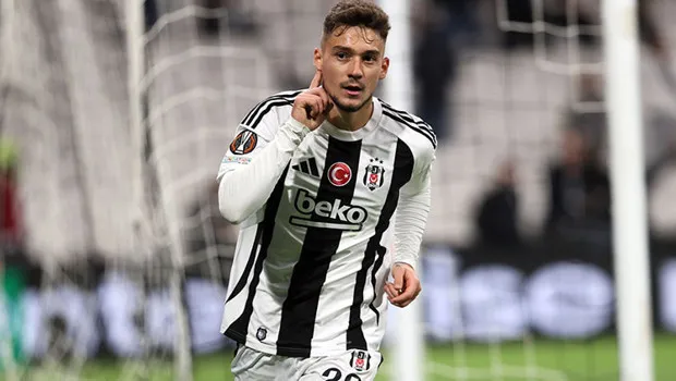 Beşiktaşlı Ernest Muçi, Trabzonspor’a transfer olmak için şehre vardı! İlk açıklama
