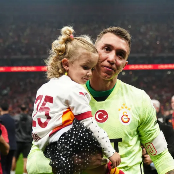 Muslera'dan Duygulandıran Veda: "Burası İkinci Ülkemiz"