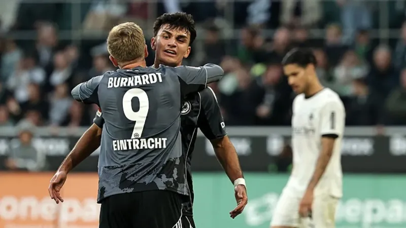 Can Uzun şova devam ediyor! Borussia Mönchengladbach - Eintracht Franfkrut: 4-6 | MAÇ SONUCU