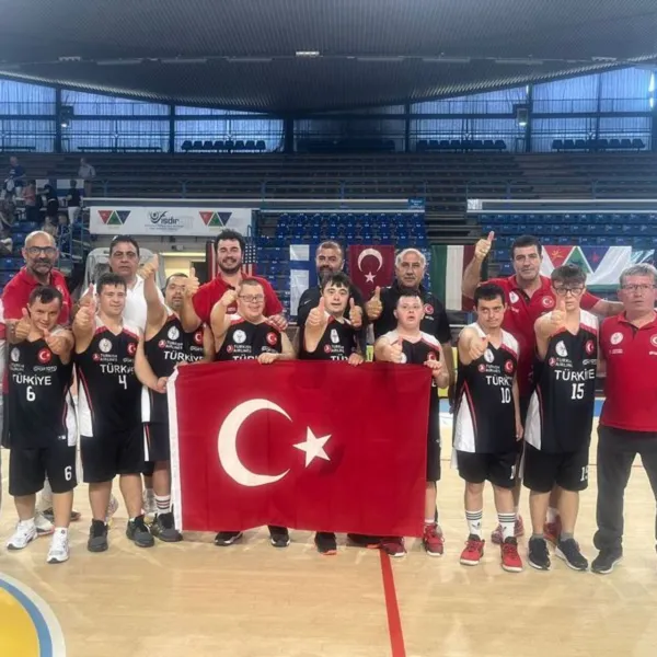 Down Sendromlu Basketbolcular Avrupa'yı Salladı! Finaldeyiz!