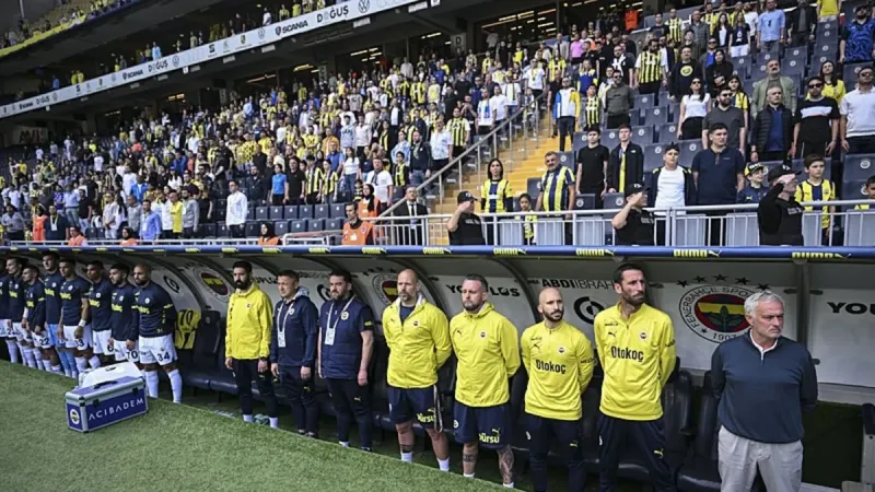 Fenerbahçe'de 3 ayrılık birden! Yerlerin gelecek isimler belli oldu