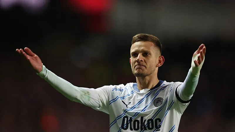 Fenerbahçe'ye resmi teklif hazırlığı: Sebastian Szymanski'ye talip çıktı