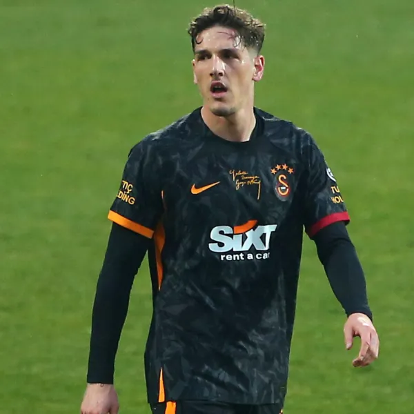 Galatasaray'da ayrılıklar gündemde!