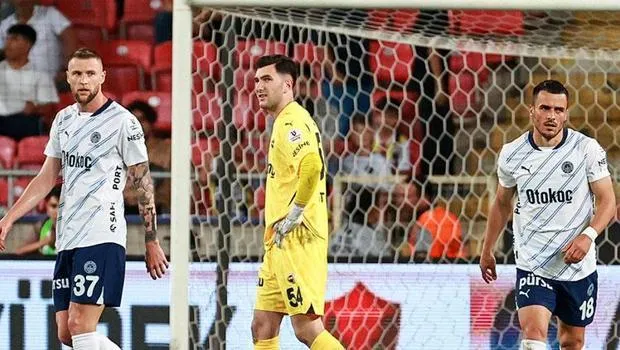 Genç kalecinin büyük şanssızlığı: Fenerbahçe tarihinde bir ilk!