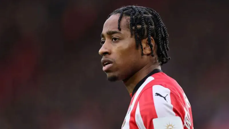 Kyle Walker-Peters Transferi Son Dakika! İstanbul'a Gelişi Neden Ertelendi?