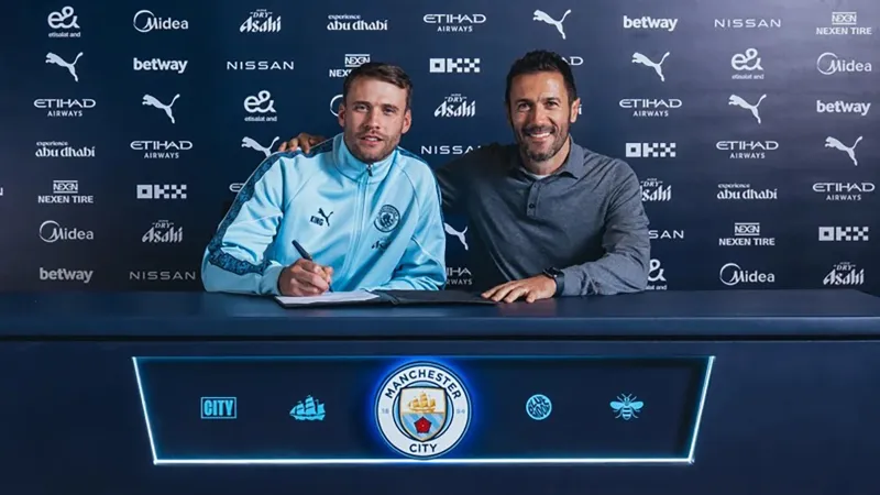 Manchester City, deneyimli kaleci Marcus Bettinelli'yi transfer etti
