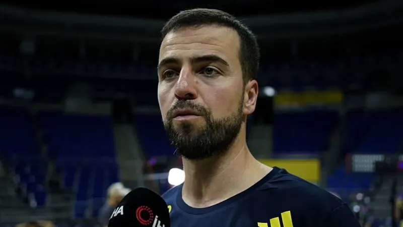 Melih Mahmutoğlu: "Avrupa'nın en iyi basketbolunu oynayarak şampiyonluğu hak ettik"