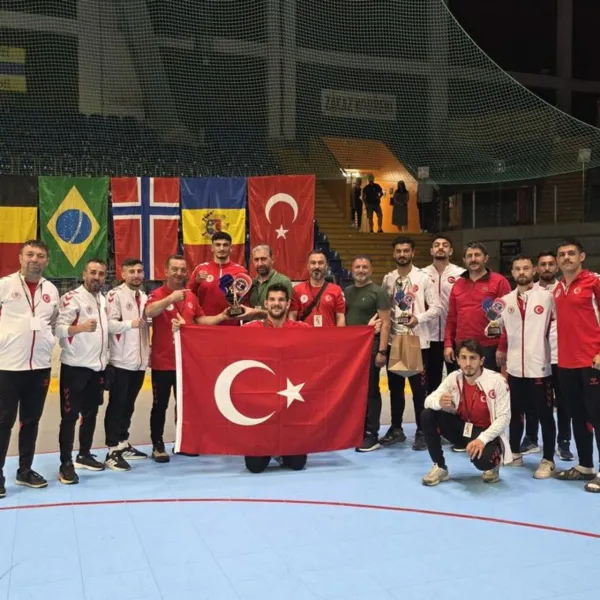 Milli boksörlerden Çekya'da üç madalya!