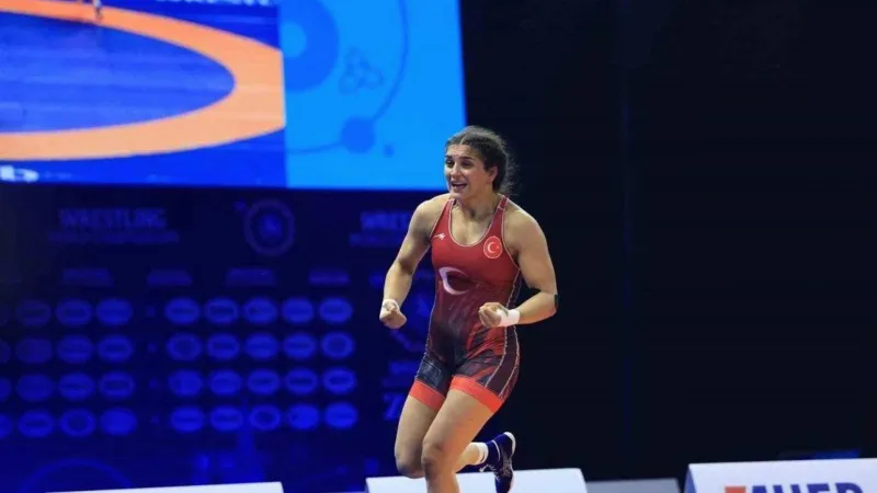 Milli güreşçi Nesrin Baş, üçüncü kez dünya şampiyonu olarak tarihe geçti!