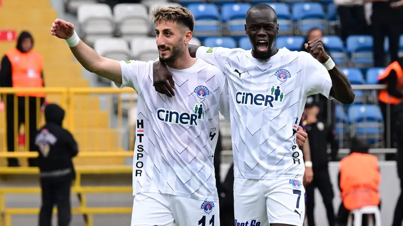 Kasımpaşa'dan Derbi Zaferi! Eyüpspor'u Farklı Yendi