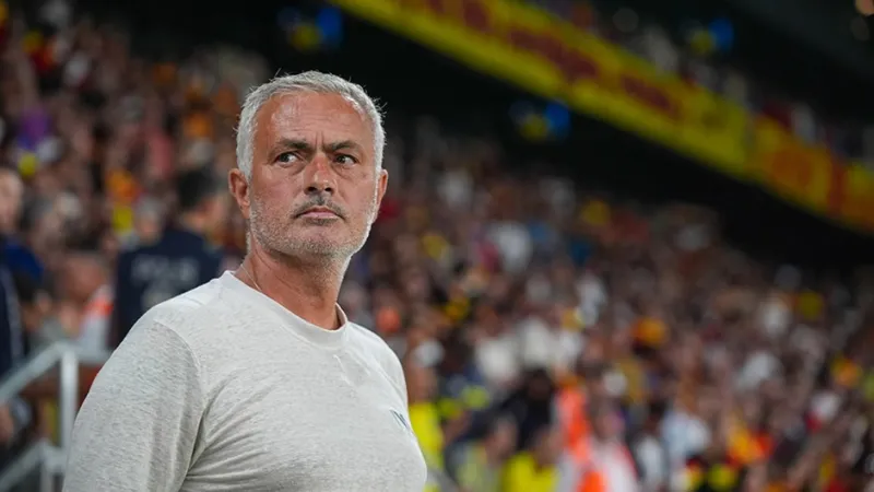 Mourinho'dan Şok İddia: Fenerbahçe Ligi İkinci Bitirecek!