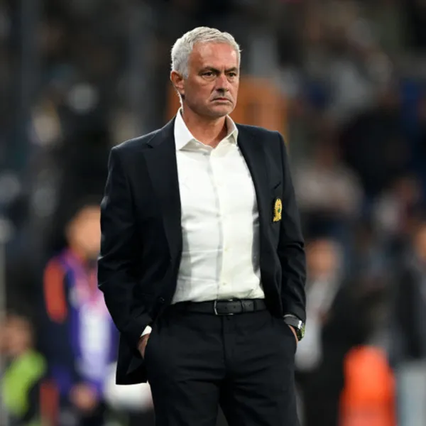 Mourinho Fenerbahçe'den Ayrılıyor Mu? Portekiz'e Transfer İddiası!