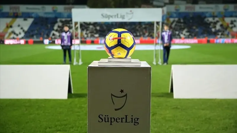 Süper Lig'de Flaş Derbi! Alanya mı, Galatasaray mı Gülecek?