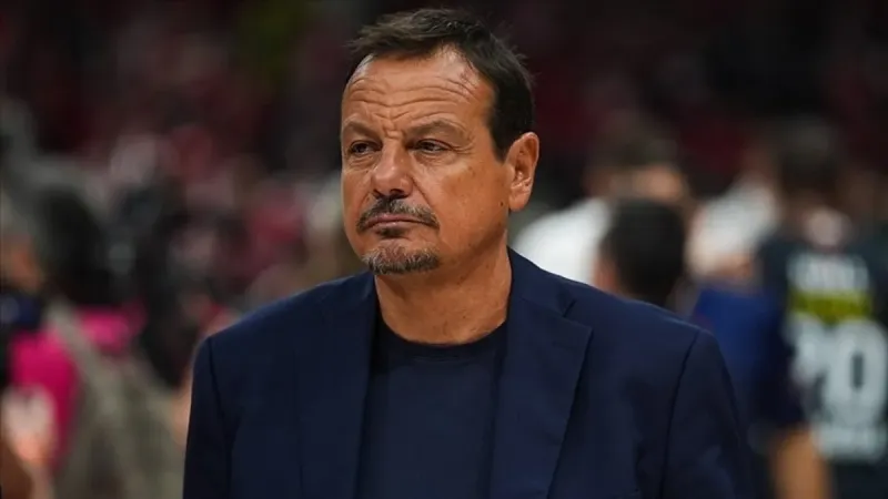 Yunanistan'da ortalık karıştı | Olympiakos taraftarından Türkiye'ye yönelik küfürlü tezahürat! Ergin Ataman'dan sert tepki